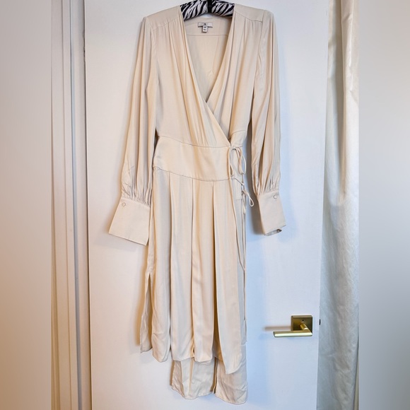 Banana Republic Cream Long Sleeve Dress - Picture 2 of 5